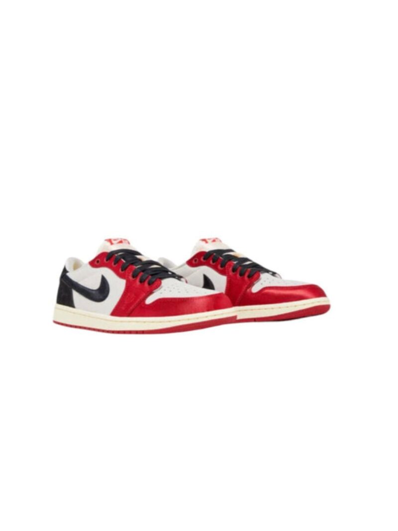 Air Jordan 1 "Trophy Room - Away" sneakers - Image 2