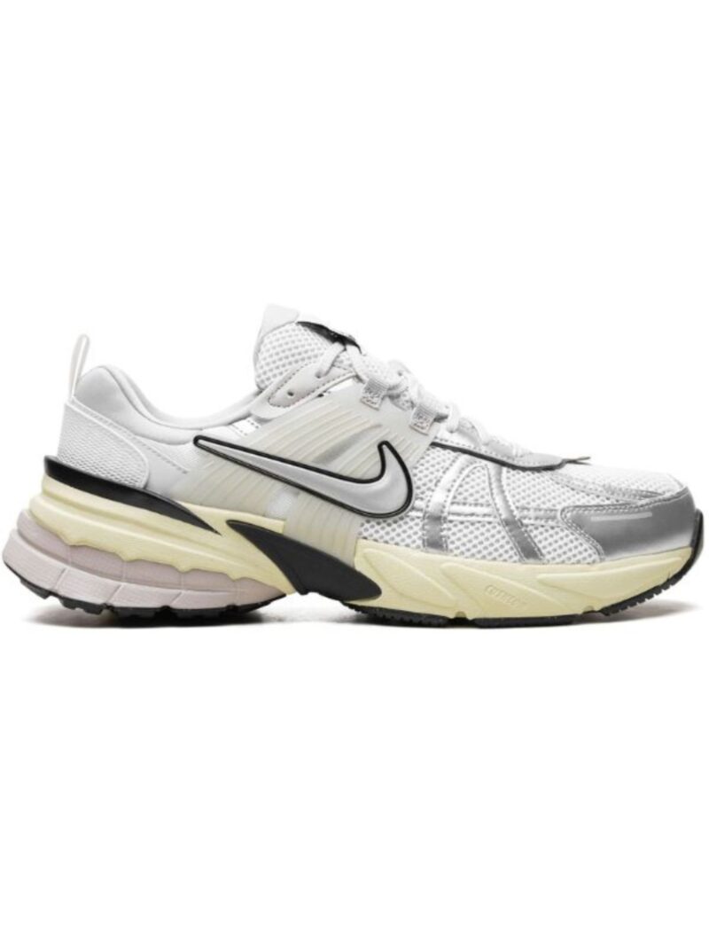 Nike V2 Run Pure Platinum Metallic Silver